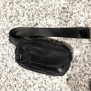 LULU LEMON BELT BAG